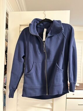 **LULULEMON** zip up sweatshirt - XS/S - Navy Blue